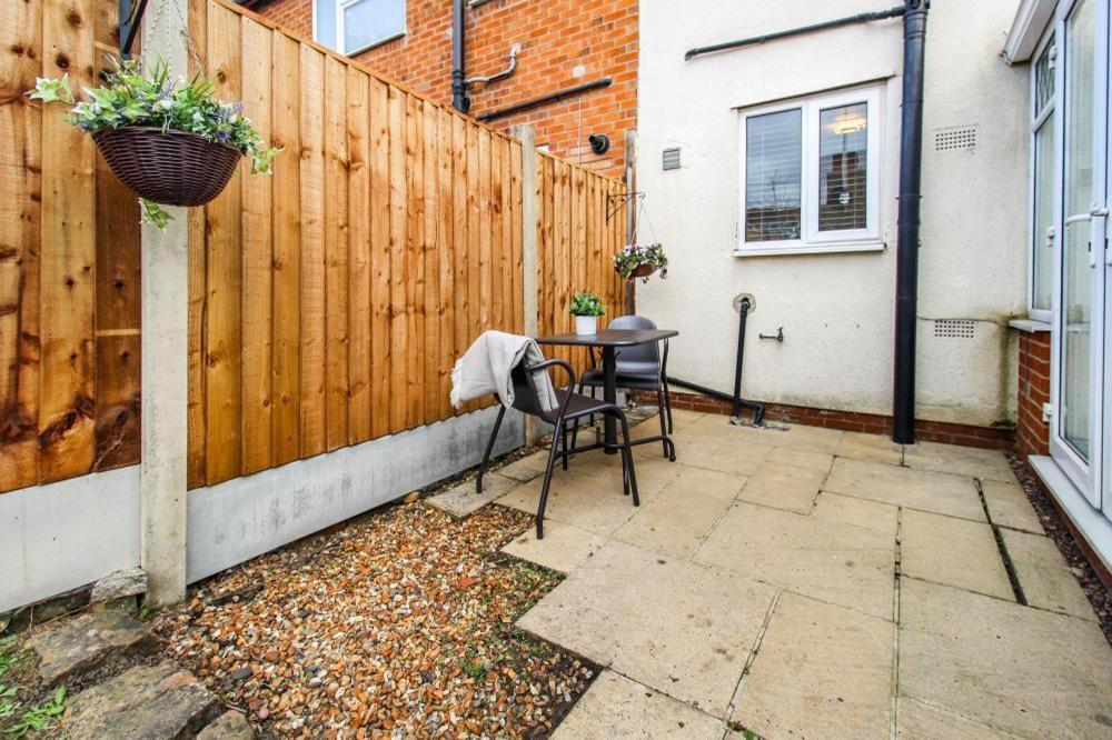 Holiday home 2 Bed Townhouse With Free Parking Nottingham