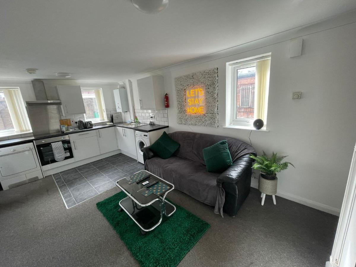 1 Bed @ Factory Quater - Chard St *