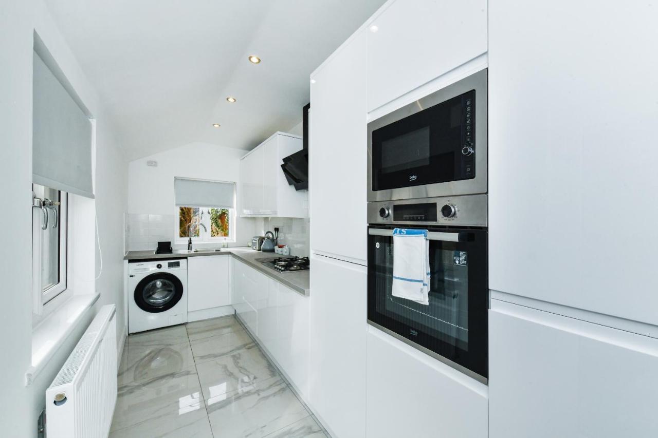 Claude House - Charming 4bedroom