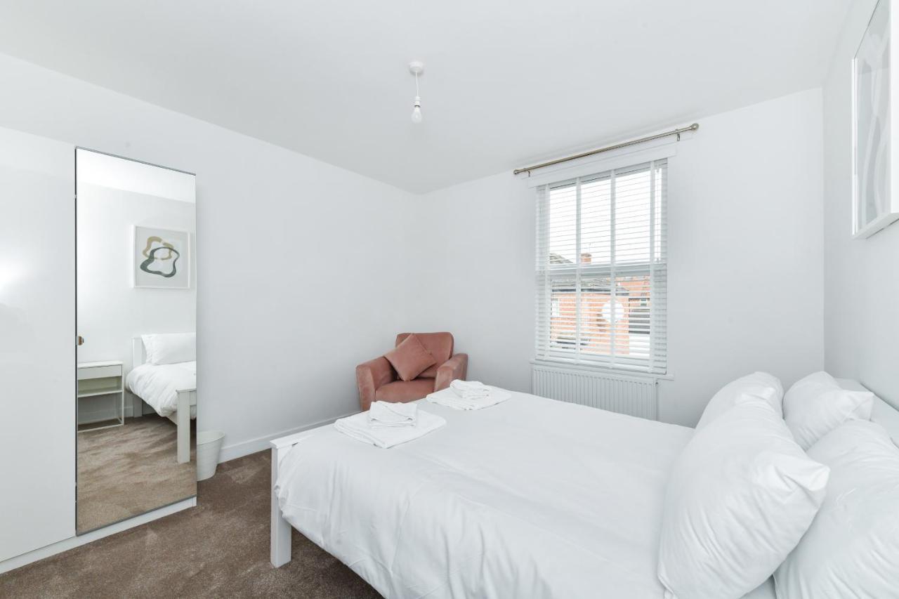 Claude House - Charming 4bedroom Apartamento