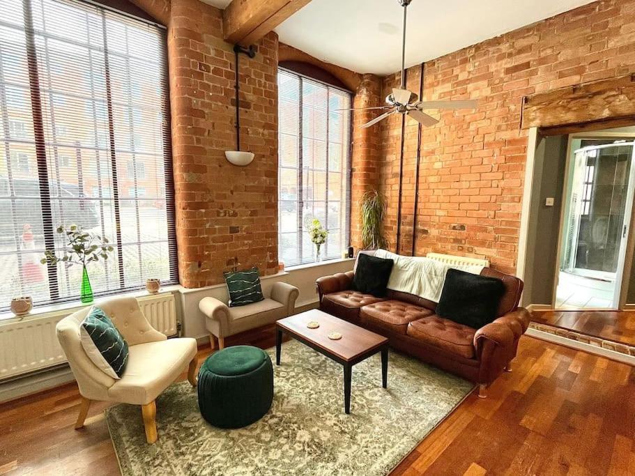 Charming 2 Bed In Centre Of Apartment
