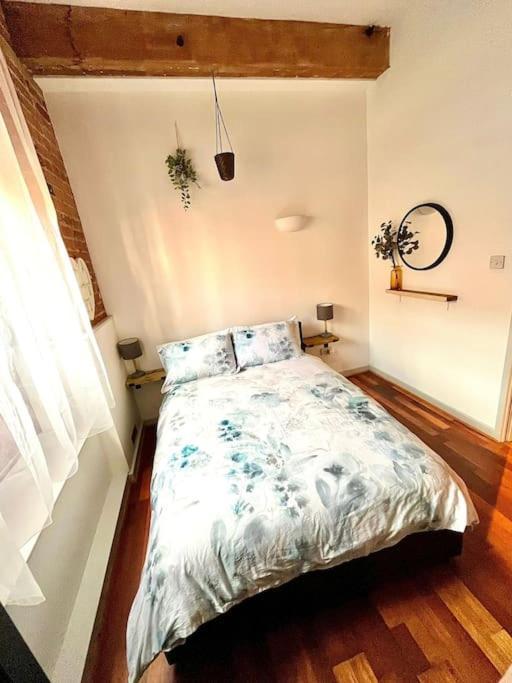 Charming 2 Bed In Centre Of * Nottingham