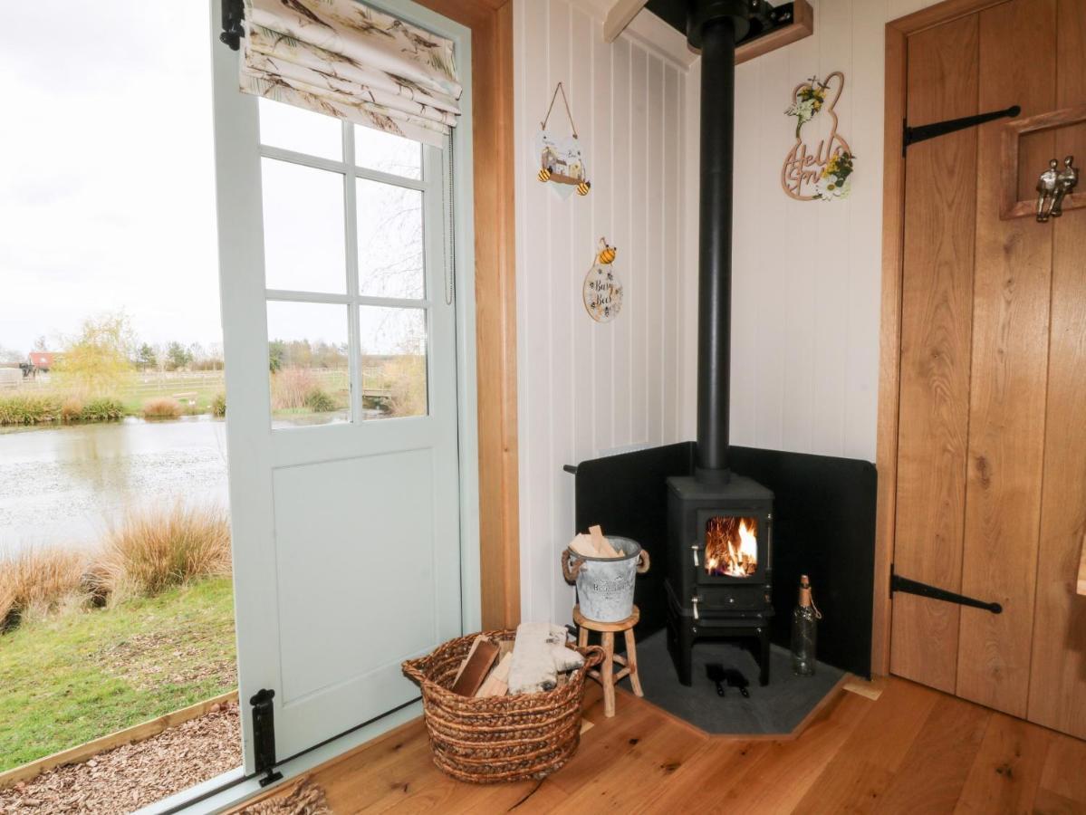 Herbie's Shepherds Hut Holiday home Nottingham