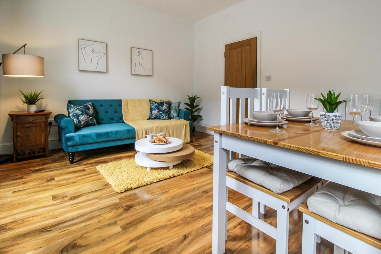Apartamento Sleek & Stylish In The Heart Of The *