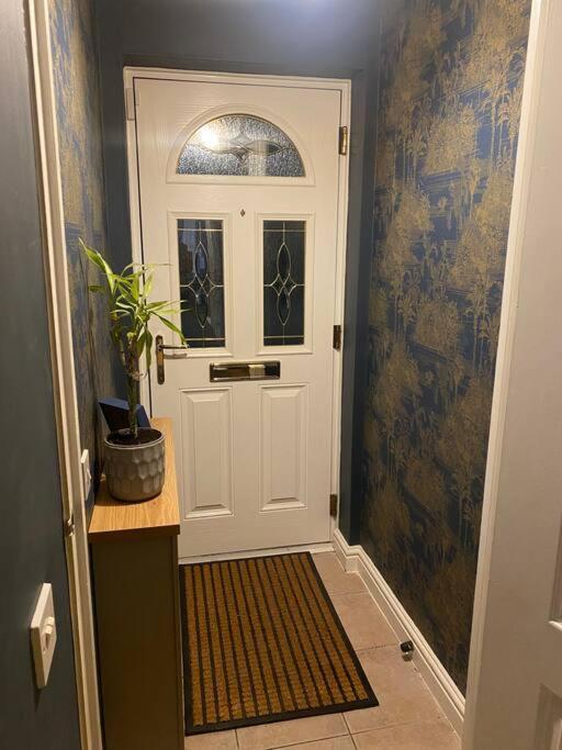 Cheerful 3-bed Detached Nottingham