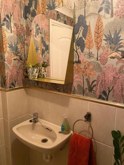 Cheerful 3-bed Detached Holiday home Nottingham