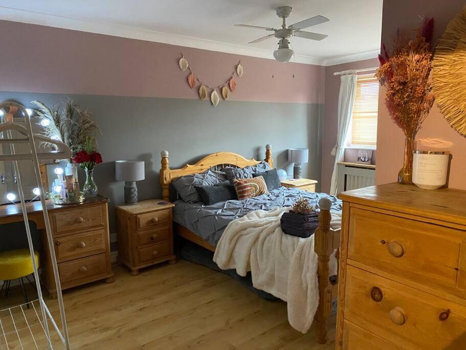 Cheerful 3-bed Detached * Nottingham