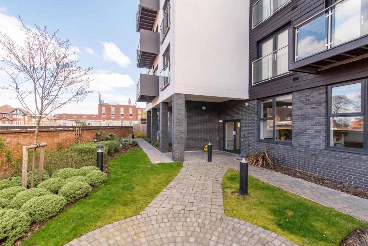 Super High End 1 Bed With Balcony - Central West Bridgford Apartment