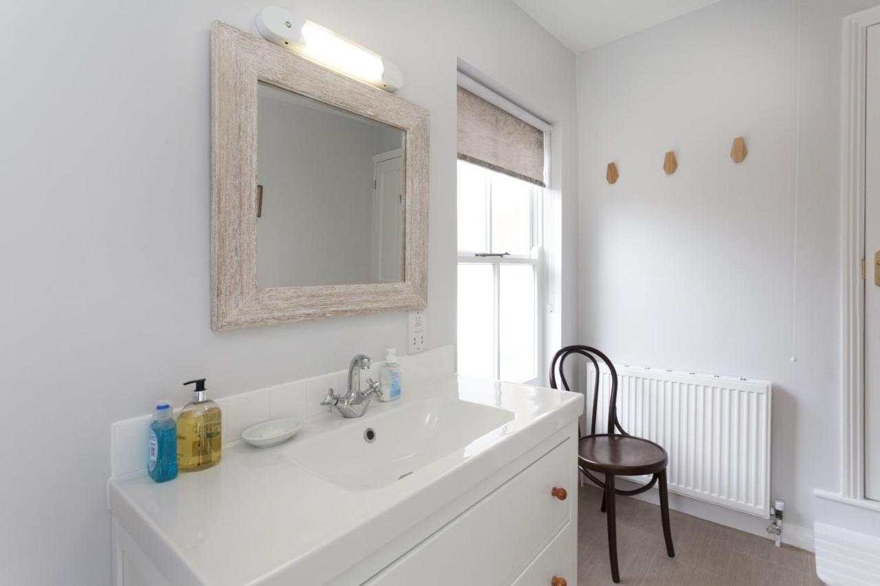 Highfield Grove * Nottingham