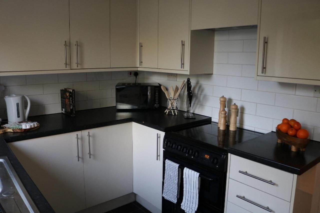 Charming 2 Bed House - Family Friendly Casa de férias *