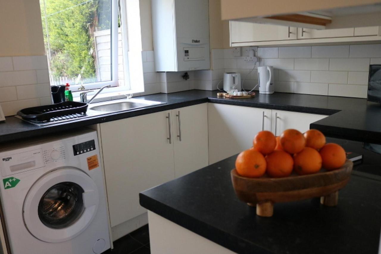 Charming 2 Bed House - Family Friendly