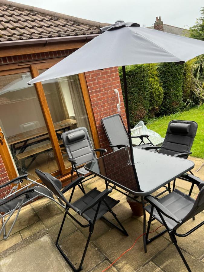 Entire -4 Bedrooms Detached House With Driveway