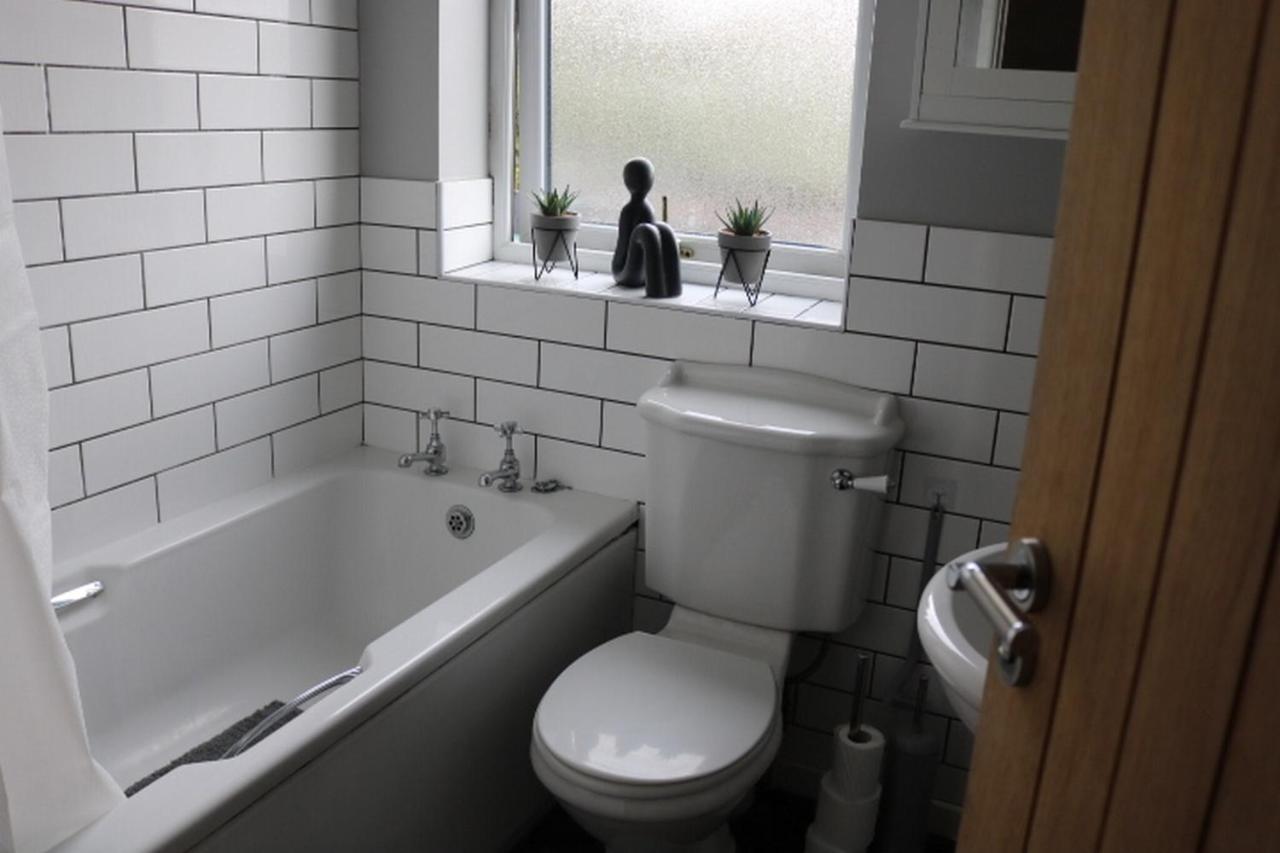 Casa de férias Charming 2 Bed House - Family Friendly *