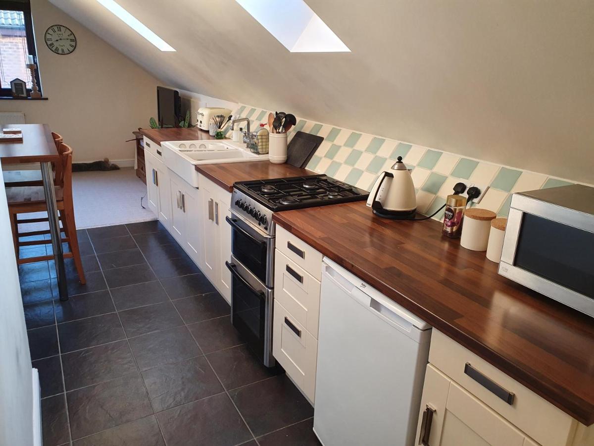 Cosy Village In With Parking Apartment *