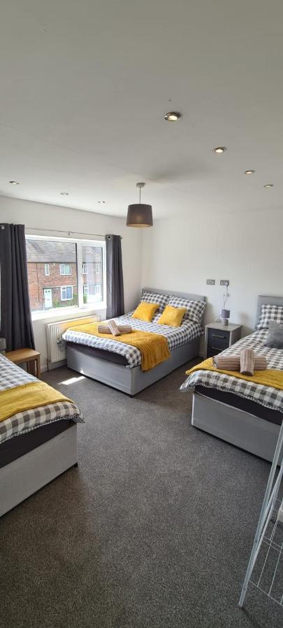 Apartamento Well Presented 3 Bed House- 9 Guests - Great For Leisure Or Contractors -ng8 Postcode