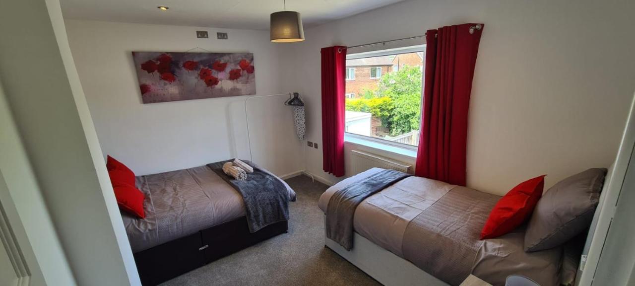 Well Presented 3 Bed House- 9 Guests - Great For Leisure Or Contractors -ng8 Postcode Apartamento *