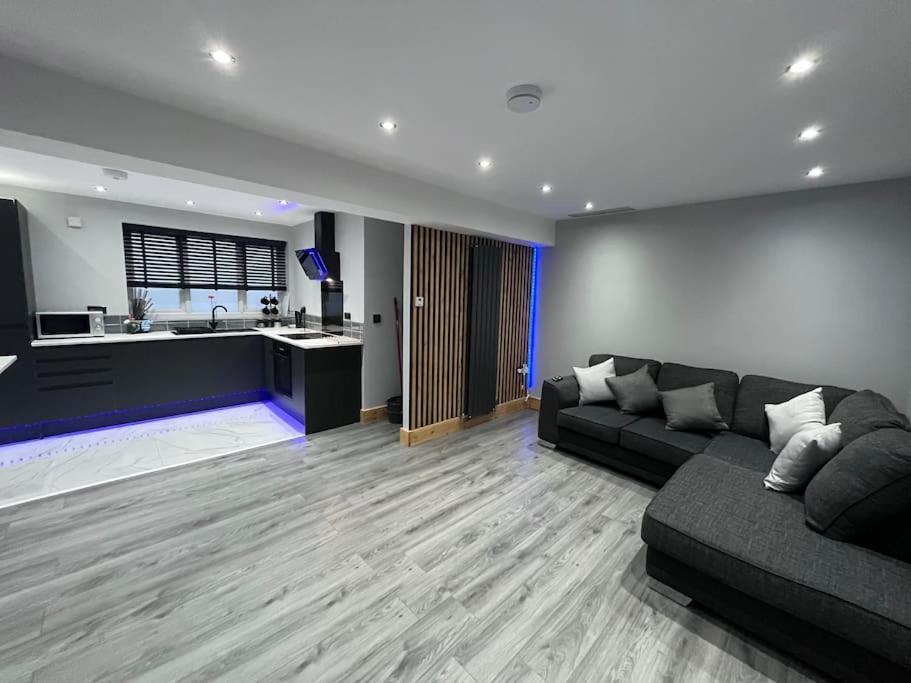 Entire Two Bedroom & Free Parking Nottingham