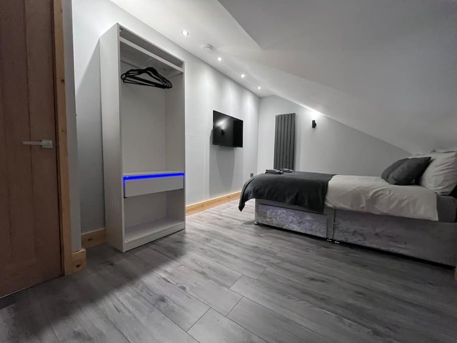Entire Two Bedroom & Free Parking * Nottingham