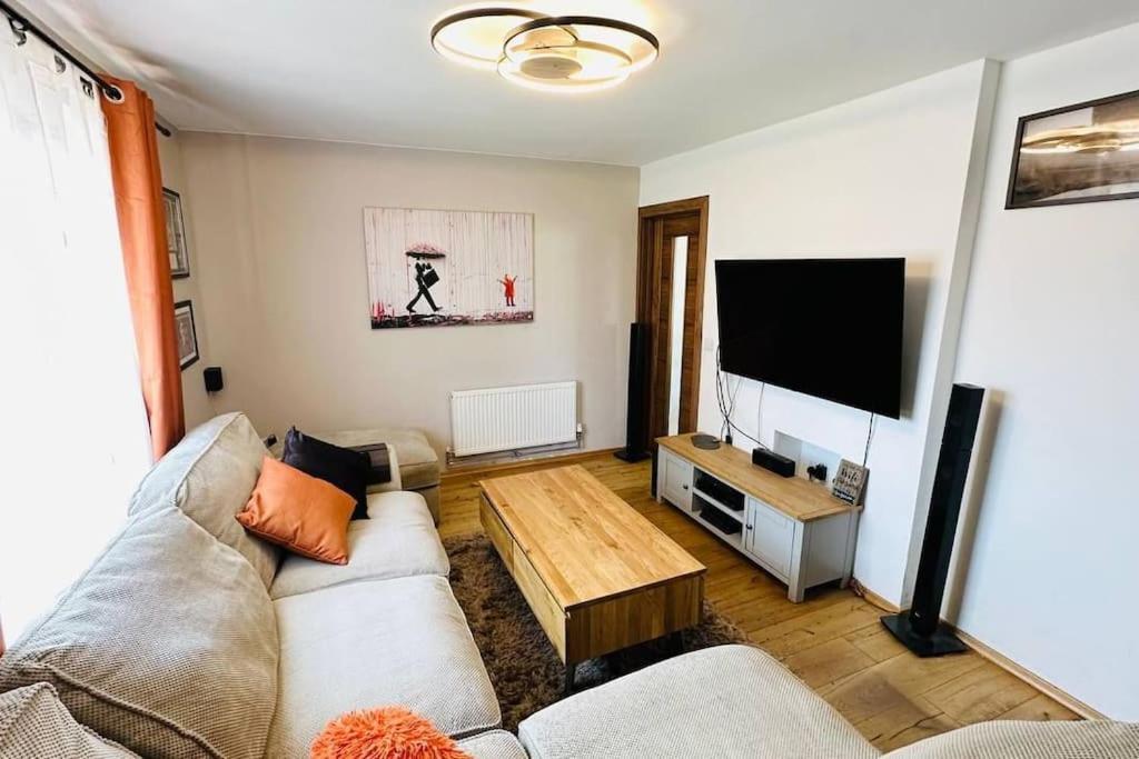 Stunning 3 Bed House Sleeps6 Nottingham