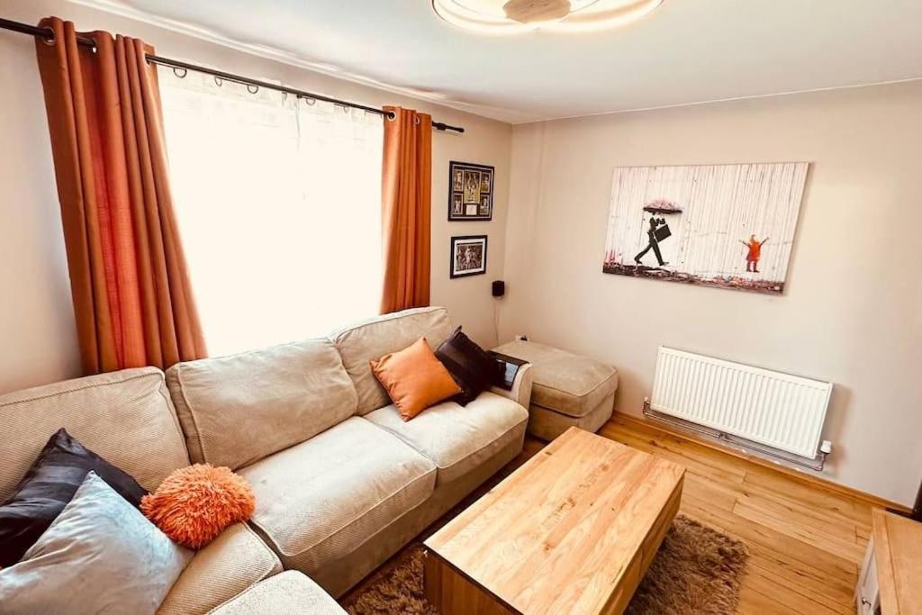 Stunning 3 Bed House Sleeps6 Casa de férias *