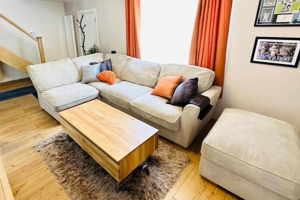 Stunning 3 Bed House Sleeps6 * Nottingham
