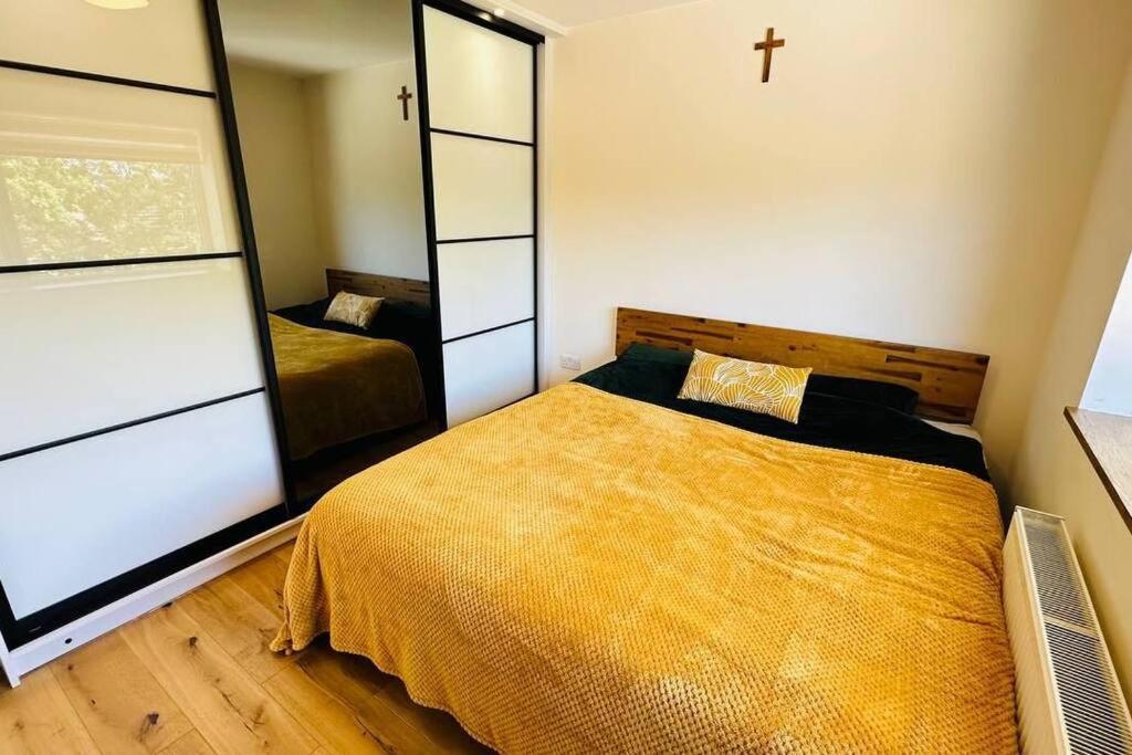 Stunning 3 Bed House Sleeps6 Casa de férias Nottingham
