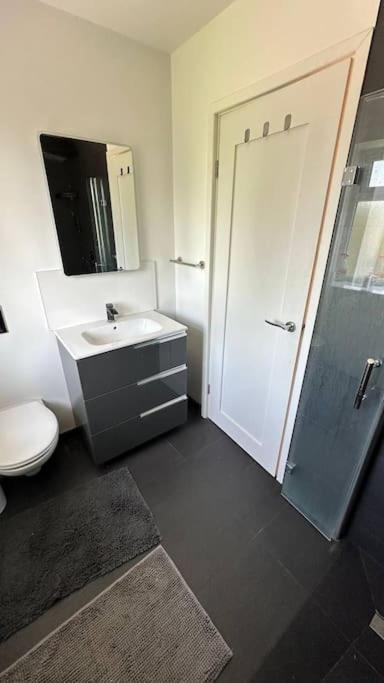 Stunning 3 Bed House Sleeps6 * Nottingham