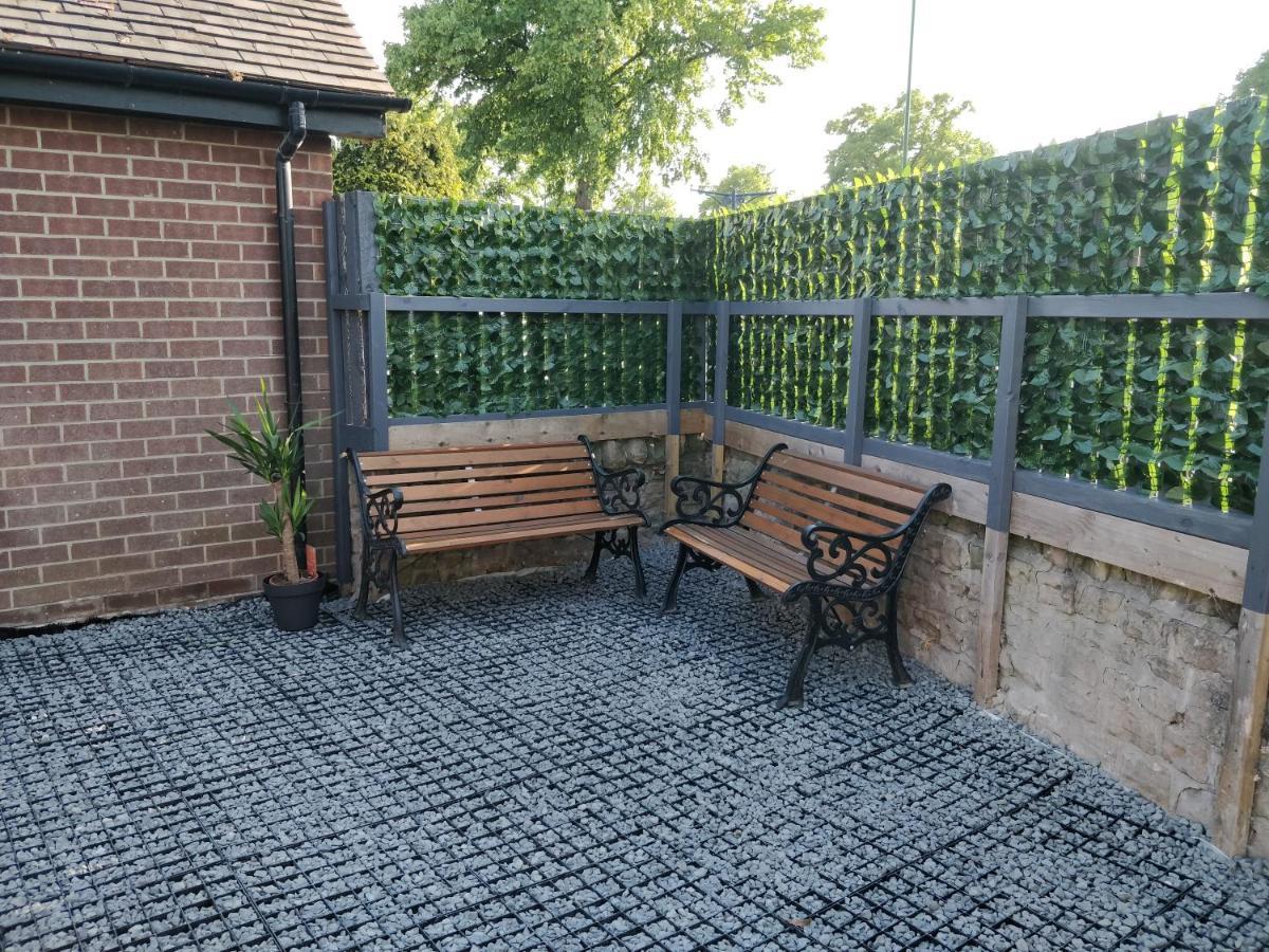 Apartment Entire Two Bedroom & Free Parking Nottingham