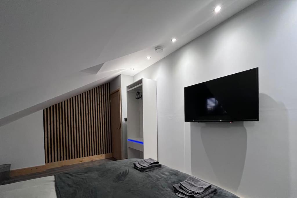 Entire Two Bedroom & Free Parking Nottingham