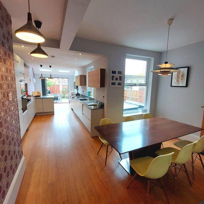 3 Bed Luxury Victorian With Hot Tub *