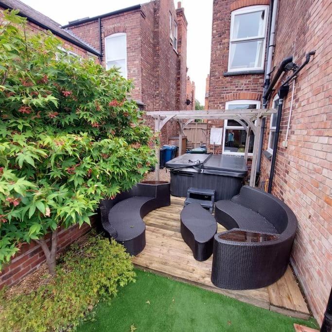 3 Bed Luxury Victorian With Hot Tub Nottingham