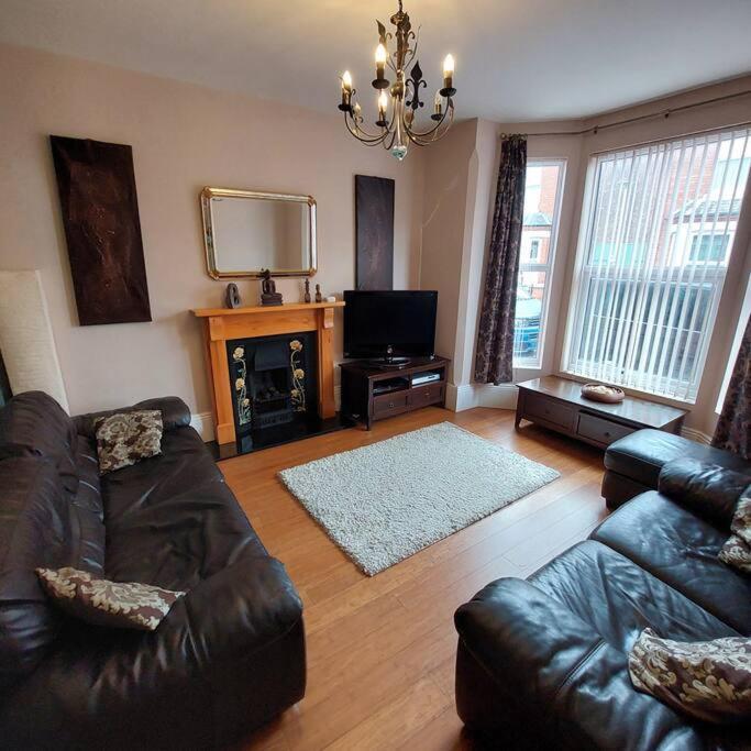 3 Bed Luxury Victorian With Hot Tub *