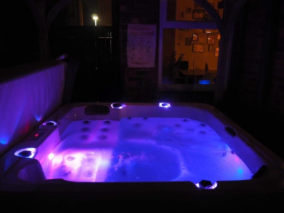 Holiday home 3 Bed Luxury Victorian With Hot Tub *