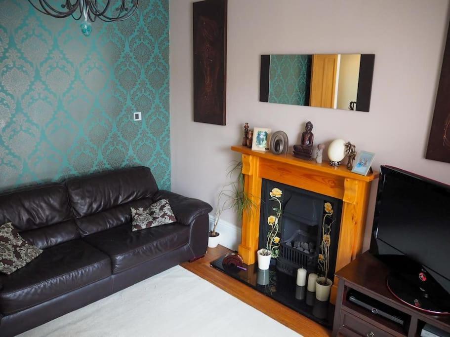 3 Bed Luxury Victorian With Hot Tub Holiday home Nottingham