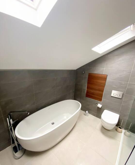 3 Bed Luxury Victorian With Hot Tub Holiday home
