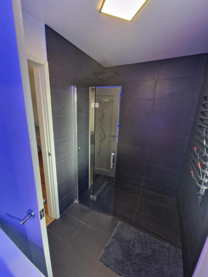 Stunning 3 Bed House Sleeps6 Casa de férias Nottingham