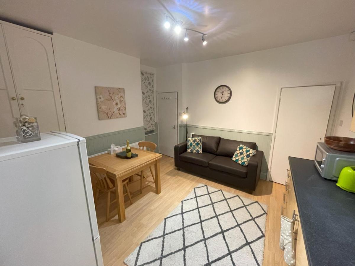 Self-contained Ground Floor Flat * Nottingham