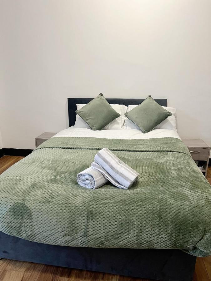M Sisters Luxury In Ng6 *