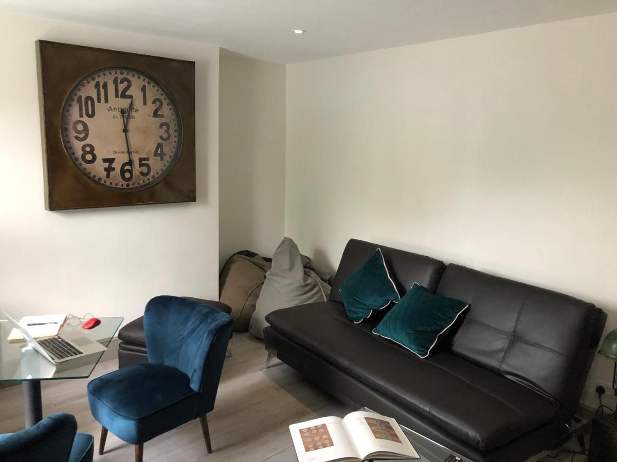 Just The Tonic Apartment