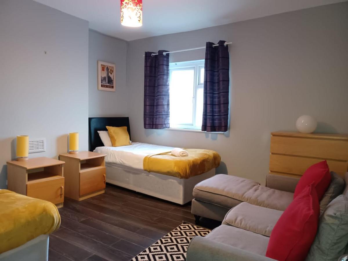 Pearson House - Huku Kwetu 3 Bedroom End Of Terrance House - Family And Business Group Self Catering -huku Kwetu *