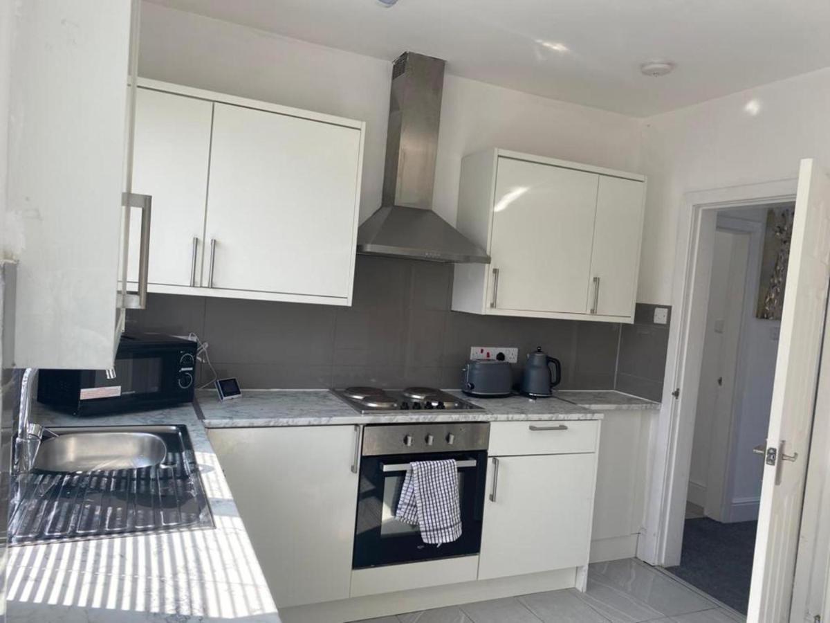 Immaculate 3-bed House In *