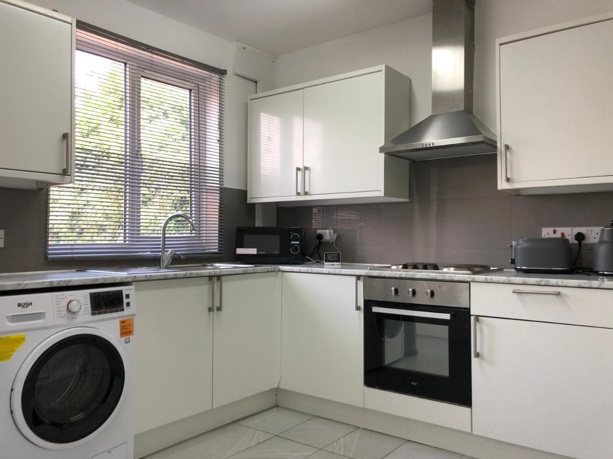 Holiday home Immaculate 3-bed House In