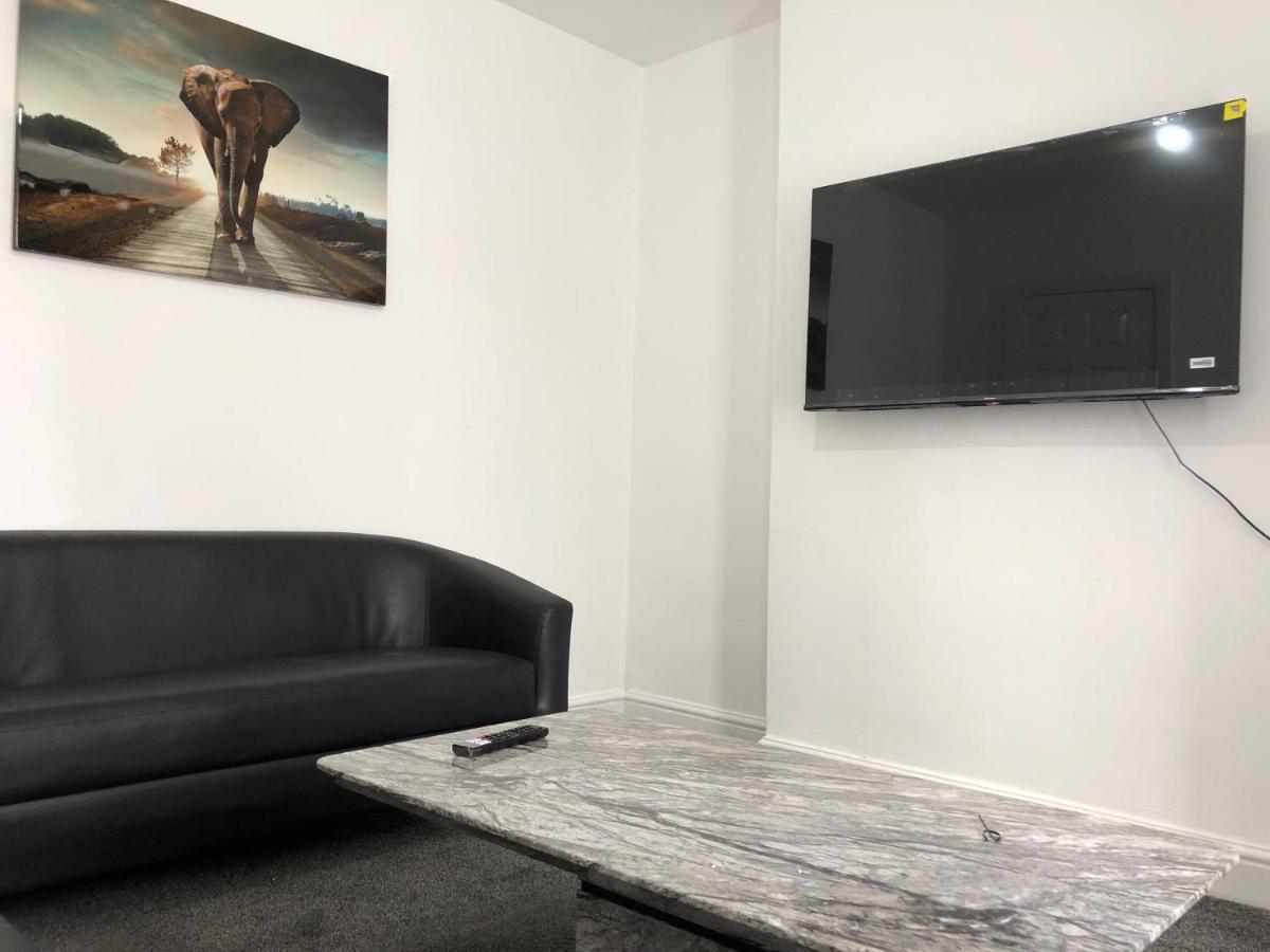 Holiday home Immaculate 3-bed House In Nottingham