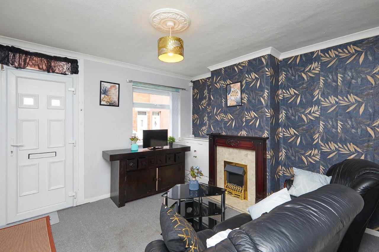 Comfortable 4-bed House In Hucknall * Nottingham