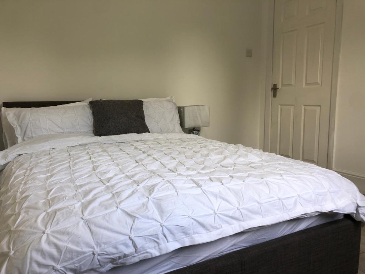 Holiday home Immaculate 3-bed House In