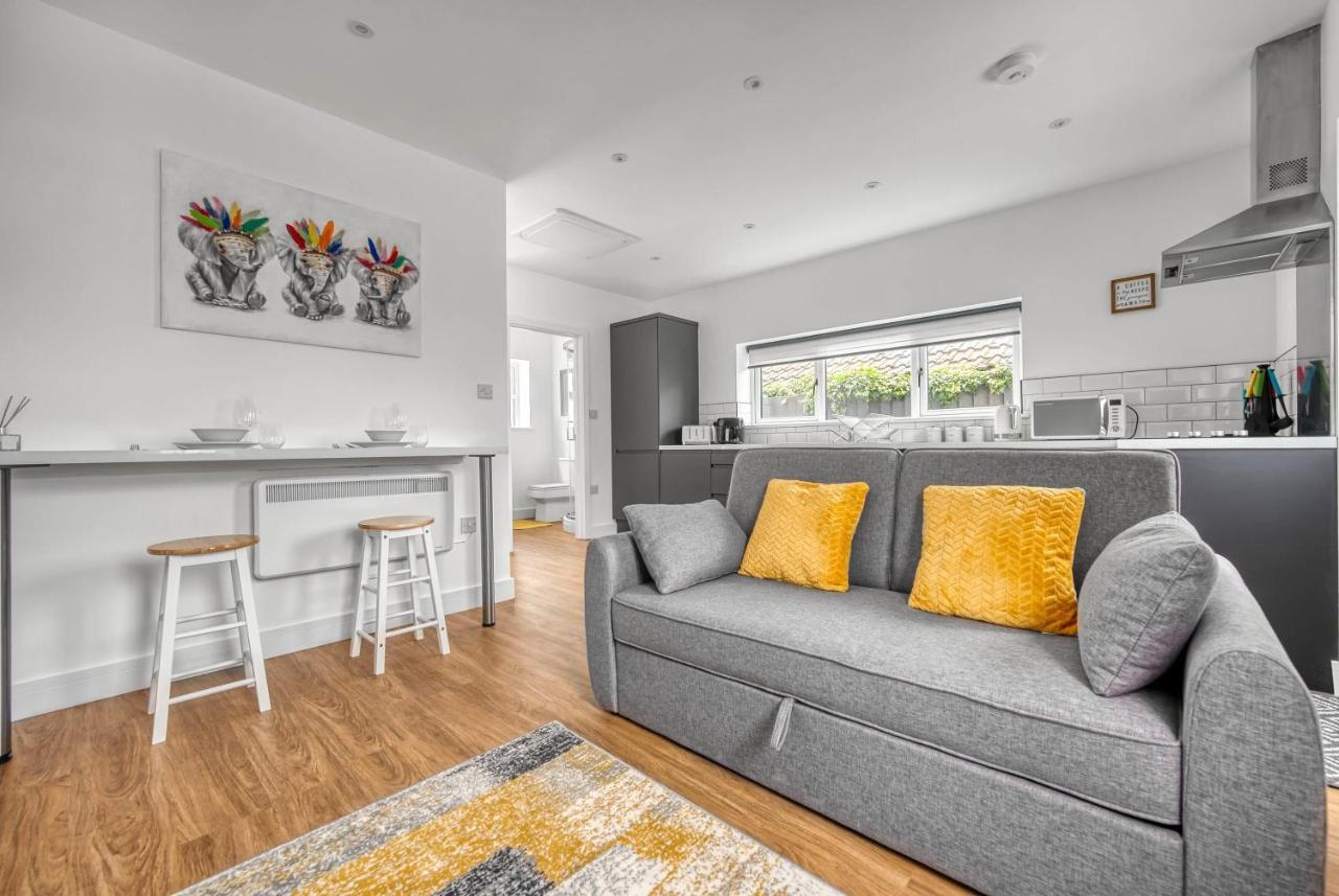 Complete Cute At Northfield * Nottingham
