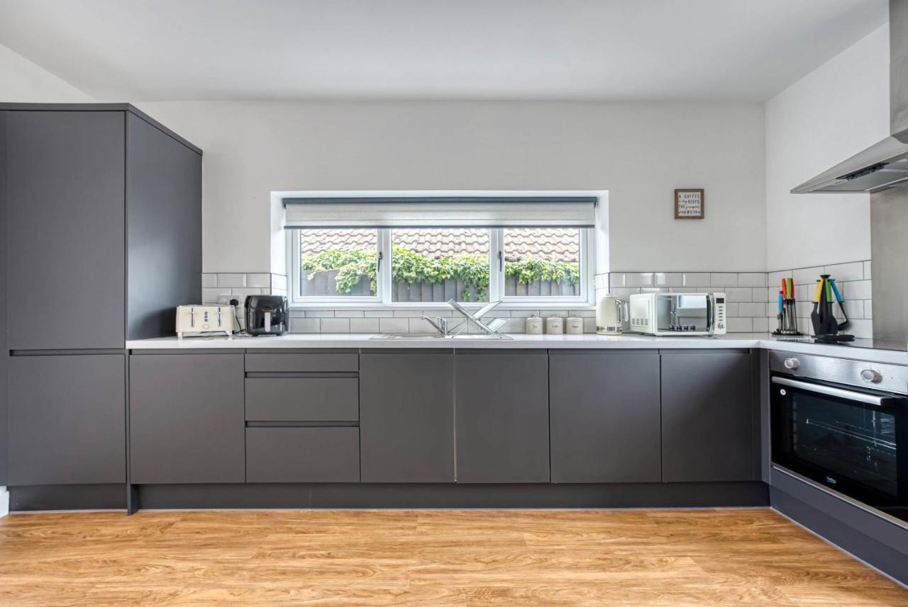 Complete Cute At Northfield Apartment Nottingham