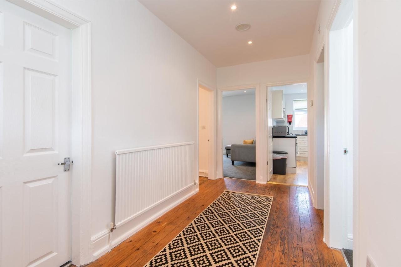 Casa de férias Gertrude House - Spacious 3br In *