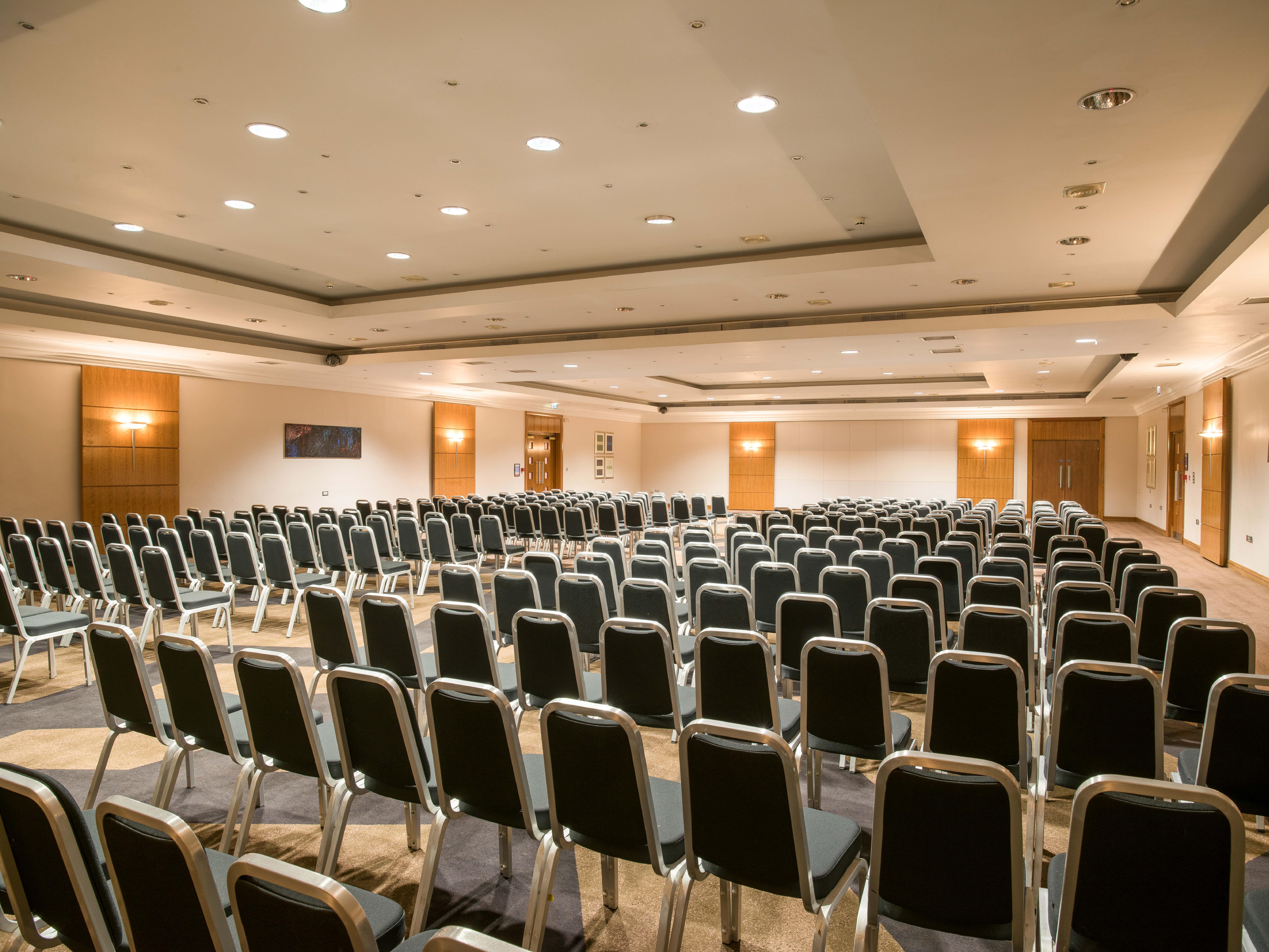 Crowne Plaza By Ihg Hotel