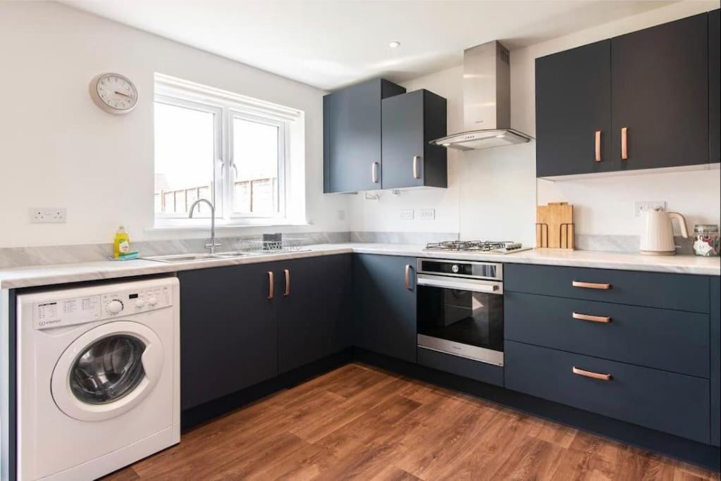 Holiday home Charming 2 Bed In Edwalton *